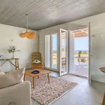 Lampsi - Spacious & Modern