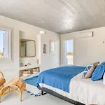 Lampsi - Spacious & Modern Villa Isterni (Paros)