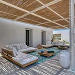 Lampsi - Spacious & Modern Villa Isterni (Paros)