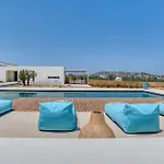 Lampsi - Spacious & Modern *