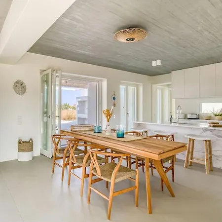 Lampsi - Spacious & Modern Villa