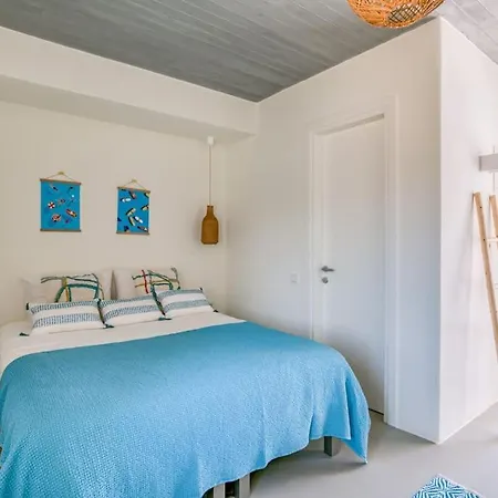 Lampsi - Spacious & Modern *