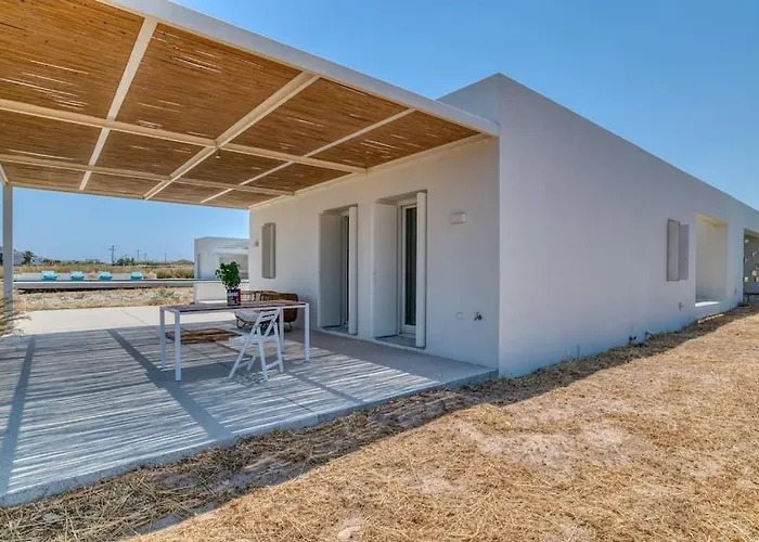 Lampsi - Spacious & Modern Villa Isterni (Paros)