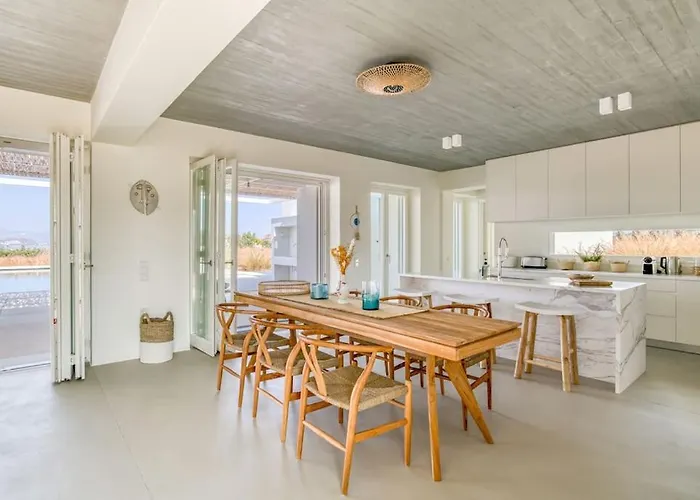 Lampsi - Spacious & Modern Villa