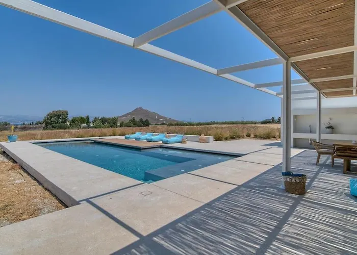 Lampsi - Spacious & Modern Villa