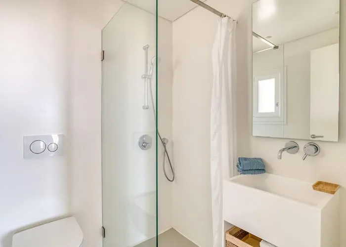 Lampsi - Spacious & Modern Villa *