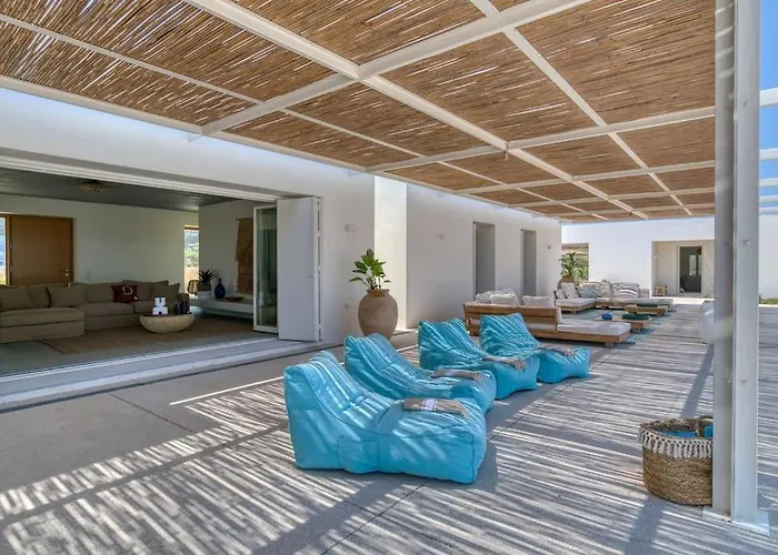 Lampsi - Spacious & Modern فيلة