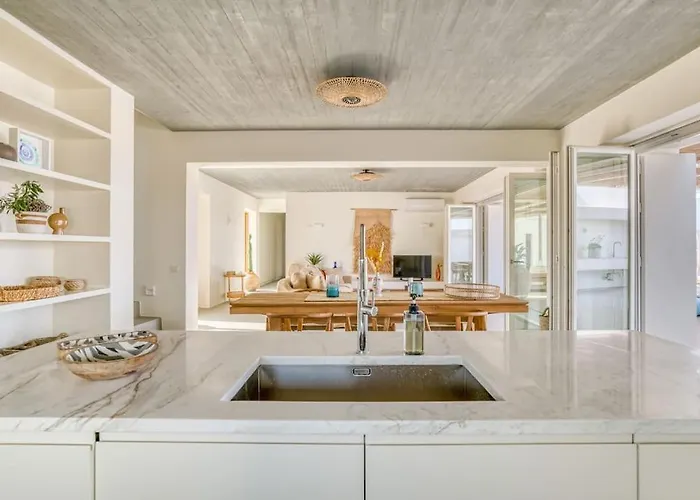 Villa Lampsi - Spacious & Modern